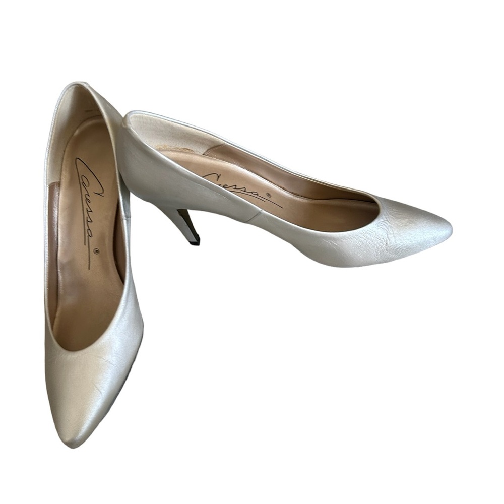 Caressa Women’s Aster Silver. Vintage Size 8 Narrow. Heels 3.5 inches.